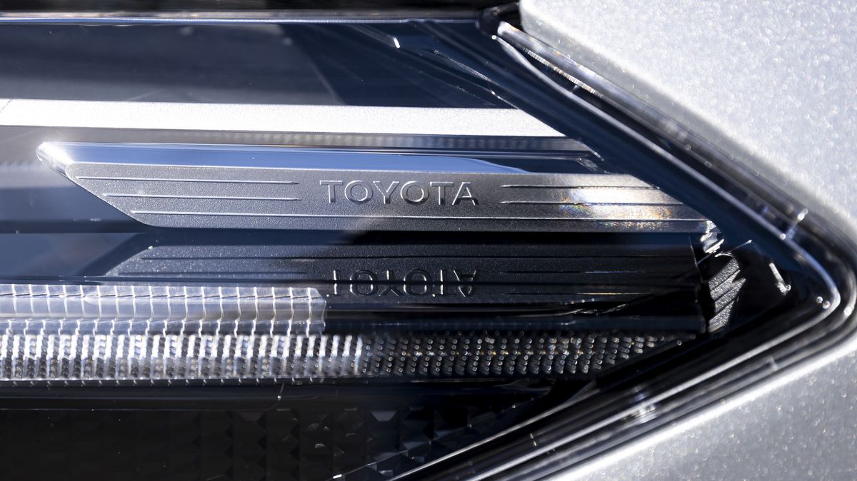 Rusové chtějí převést petrohradský závod Toyoty na státní institut NAMI